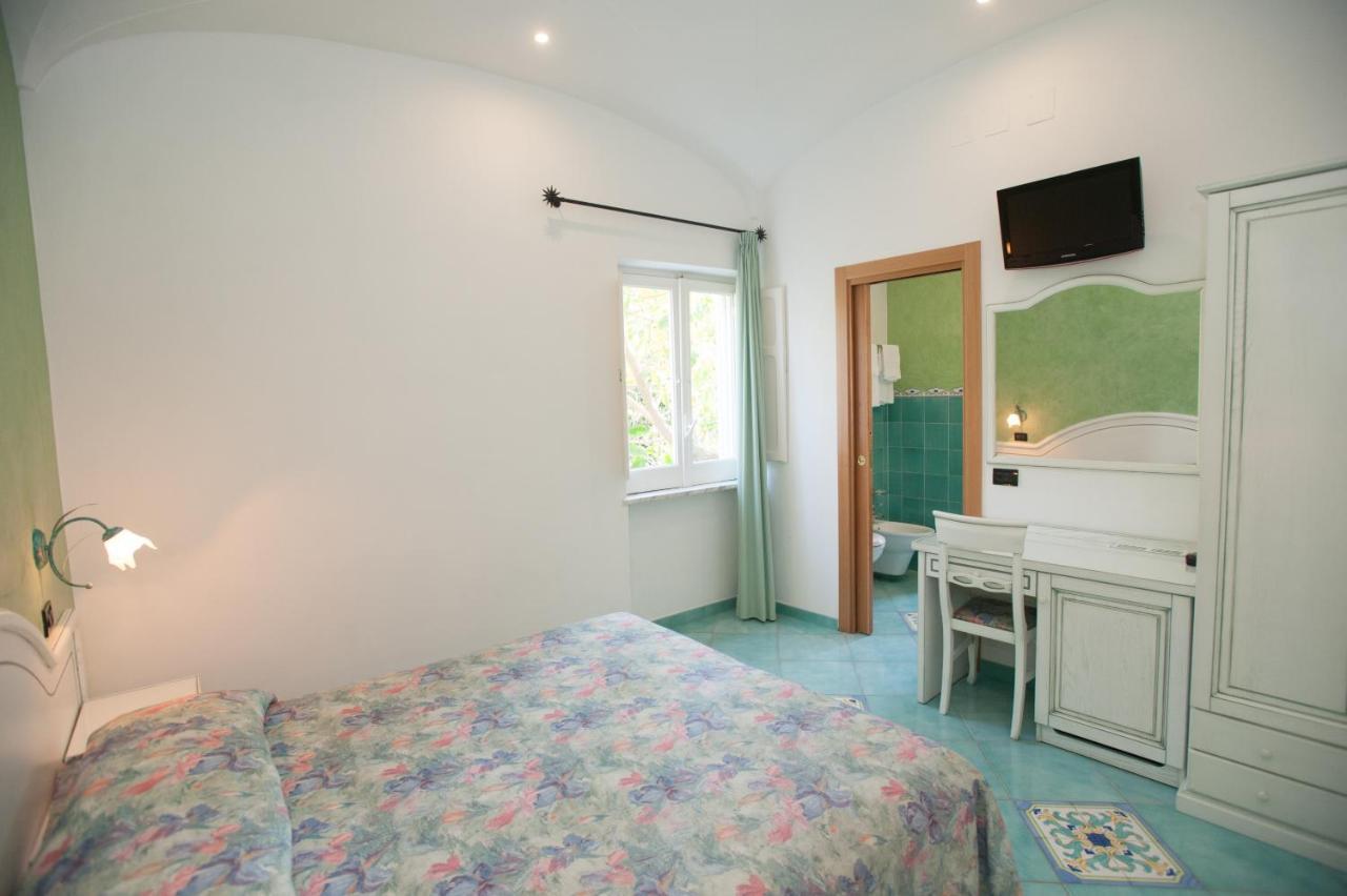 Hotel Villa Sirena - Thermae & Spa Ischia Kültér fotó