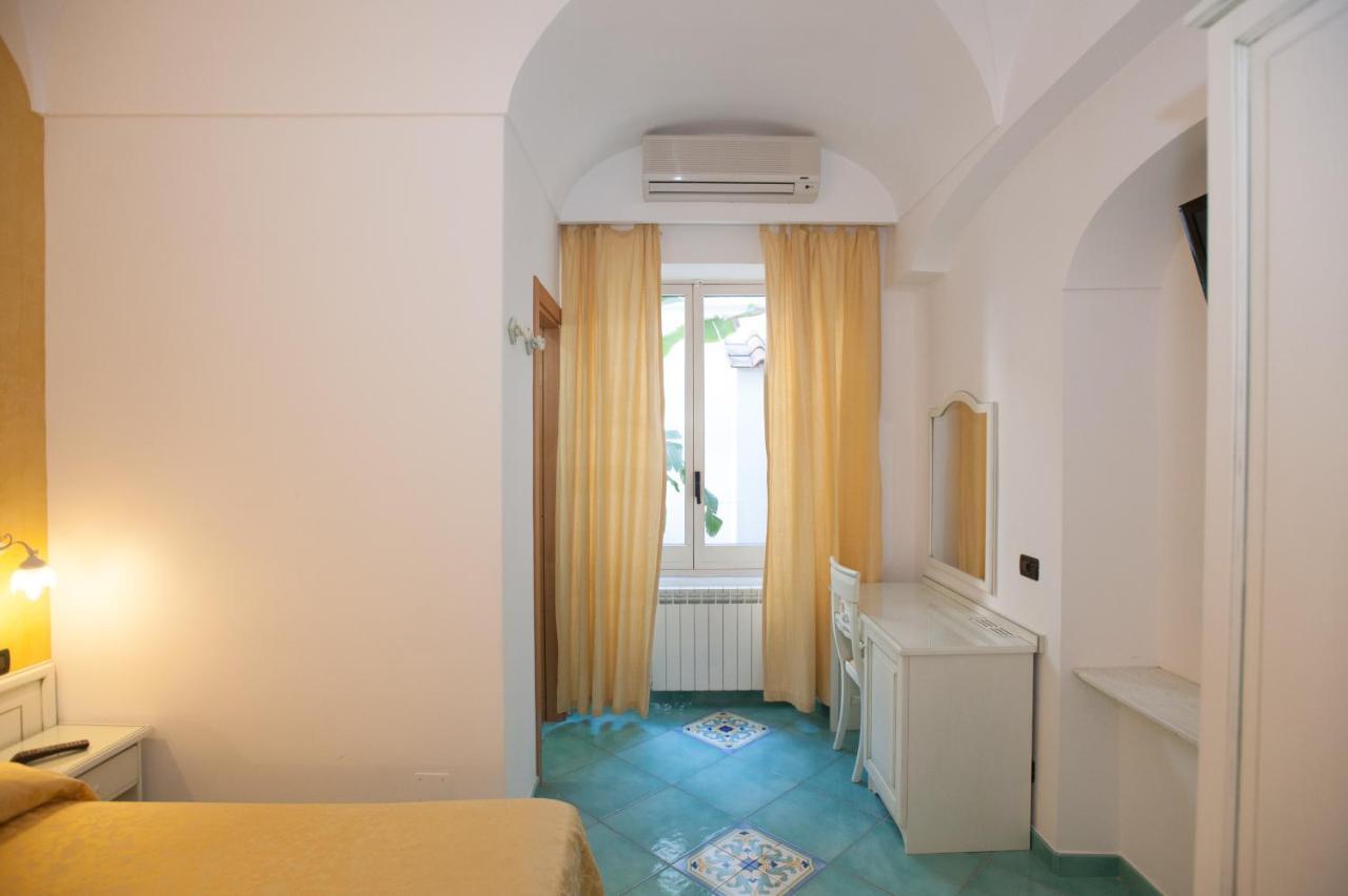 Hotel Villa Sirena - Thermae & Spa Ischia Kültér fotó
