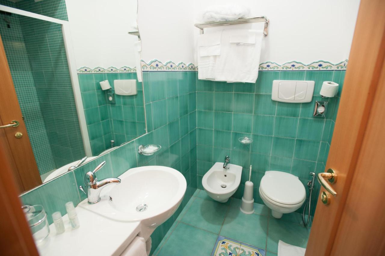 Hotel Villa Sirena - Thermae & Spa Ischia Kültér fotó