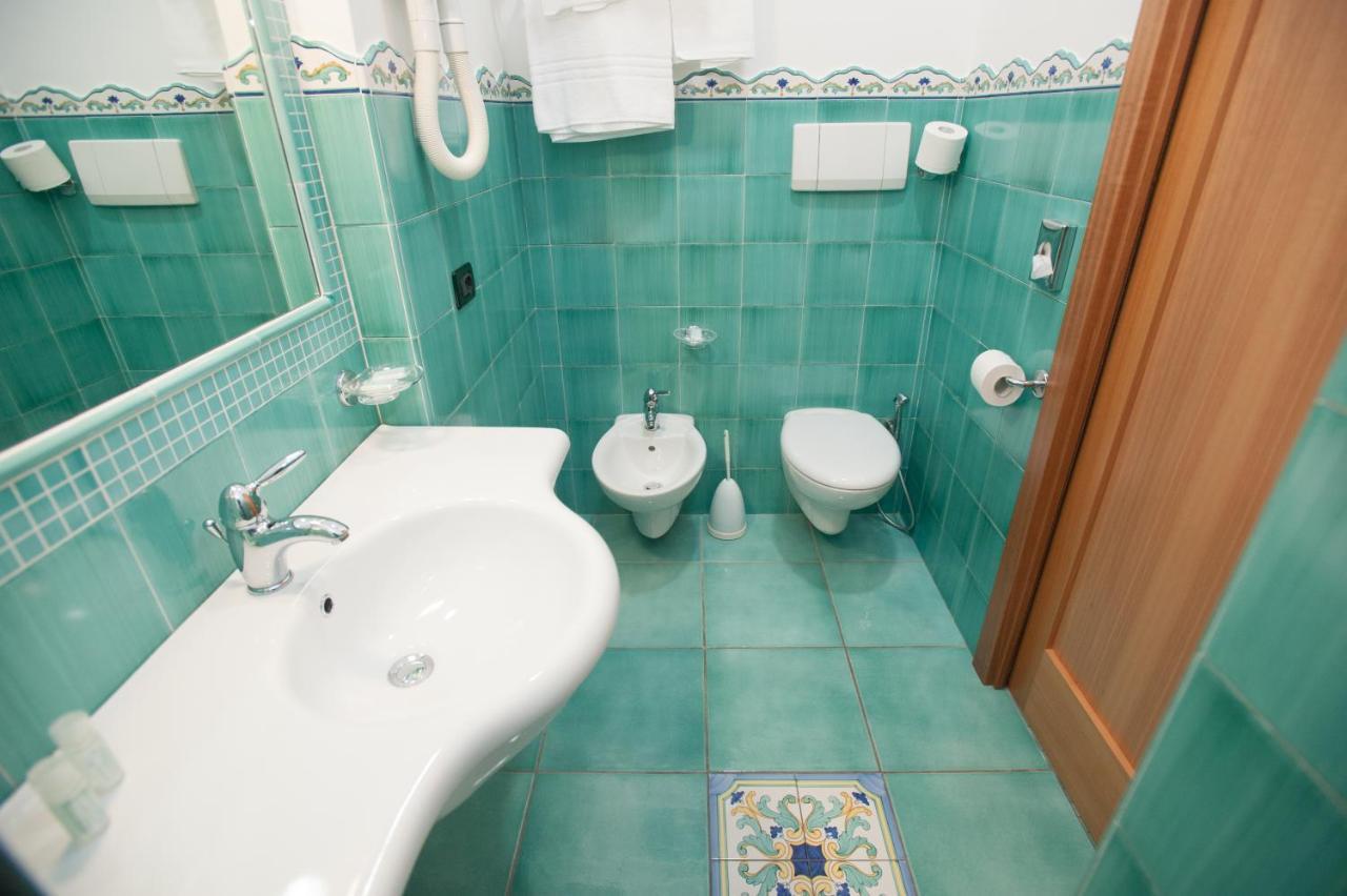Hotel Villa Sirena - Thermae & Spa Ischia Kültér fotó