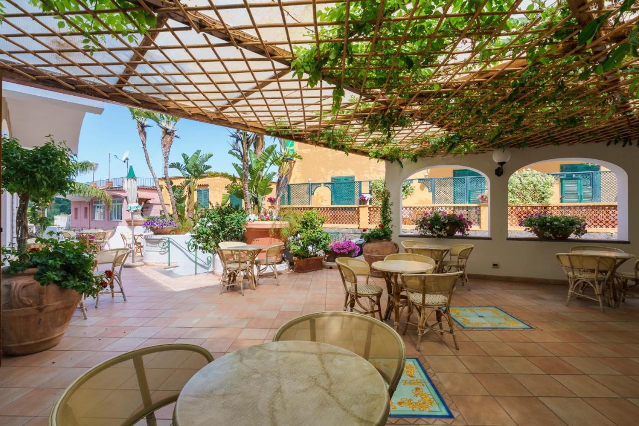 Hotel Villa Sirena - Thermae & Spa Ischia Kültér fotó